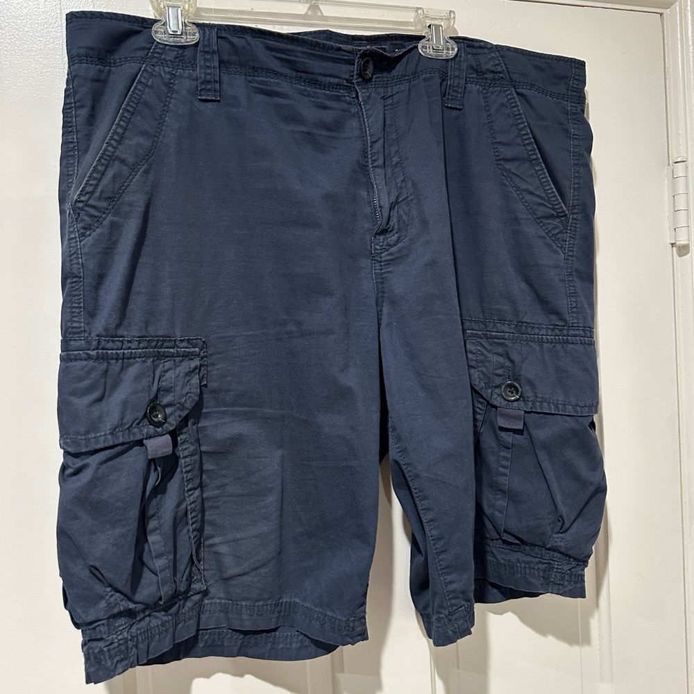 Union Men’s navy blue cargo shorts